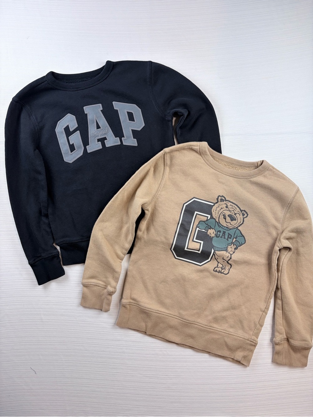 Bundle GAP Kids Crewneck Sweatshirts Size 8 - Classic Logo & Bear Graphic Size 8
